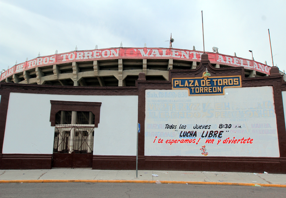 Ante la prohibición de las corridas de toros en Coahuila ahora se usa para funciones de lucha libre.