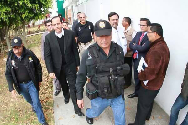 Aunque Arturo Bermúdez Zurita obtuvo un amparo, por el momento permanecerá recluido.