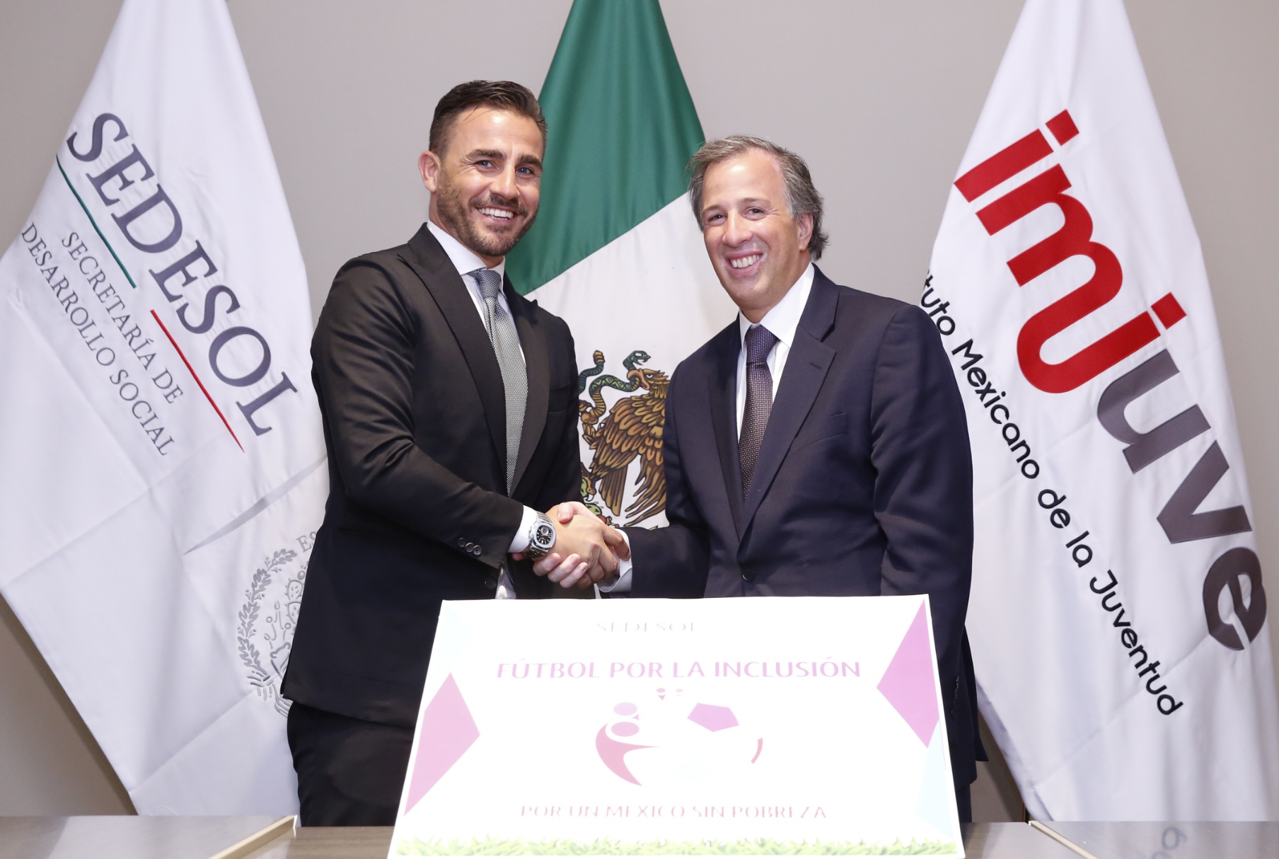 Fabio Cannavaro con José Antonio Meade, ex secretario de Hacienda