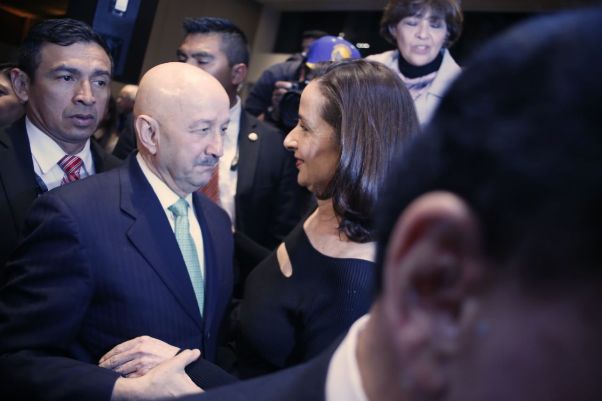 El ex presidente acompañó a su esposa Ana Paula Gerard en la presentación de su libro. 