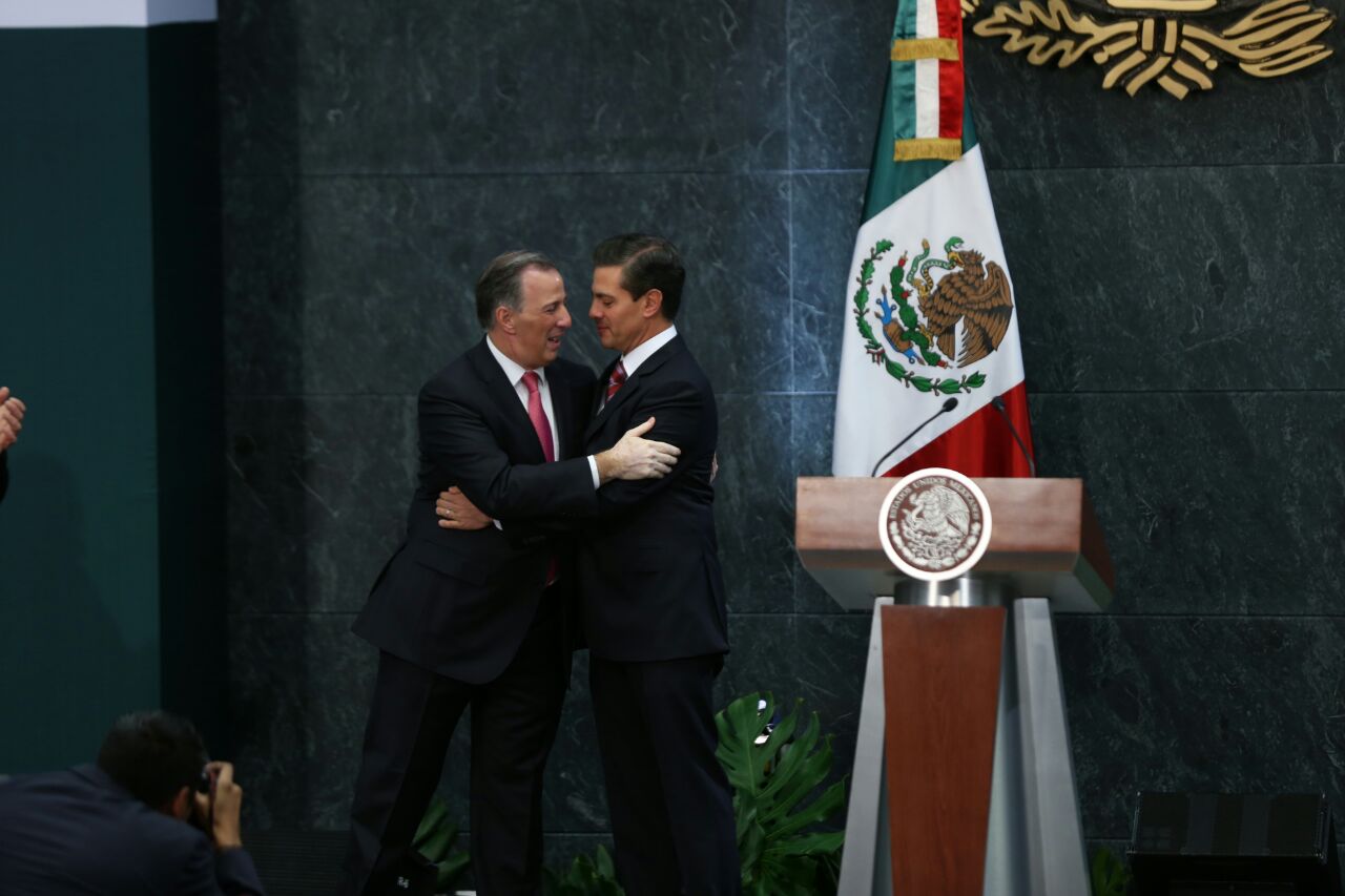 El presidente Enrique Peña Nieto anunció la renuncia de José Antonio Meade como secretario de Hacienda.