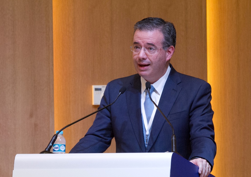 Alejandro Díaz de León es el nuevo gobernador del Banco de México.