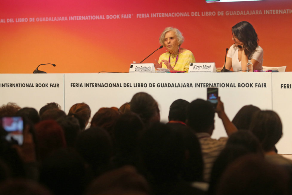 Durante la charla Elena Poniatowska enfatizó en las mujeres y por qué “le gusta escribir acerca de ellas". 