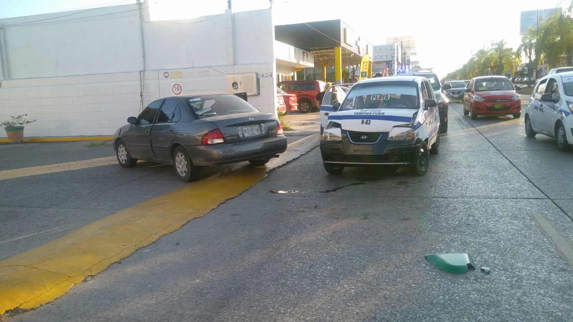 Choque con transporte público.