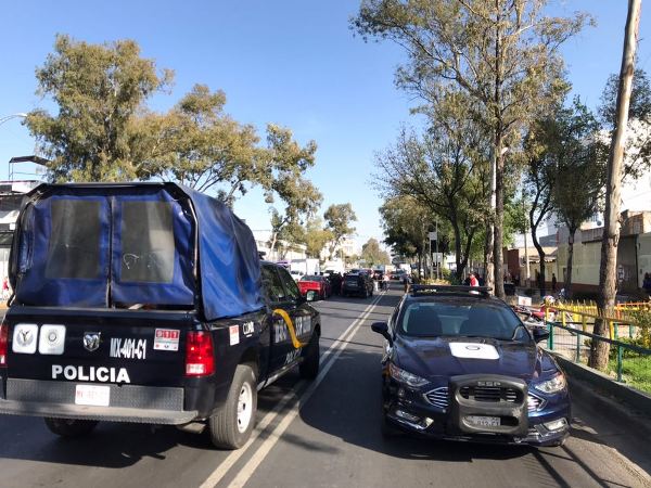 En el lugar de los hechos fueron asegurados una motocicleta KTM Duke, dos pistolas, una tipo revólver y otra tipo escuadra con su respectivo cargador.