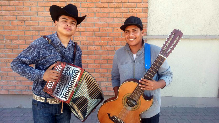 Ambos jóvenes quisieran estudiar Música de manera profesional.