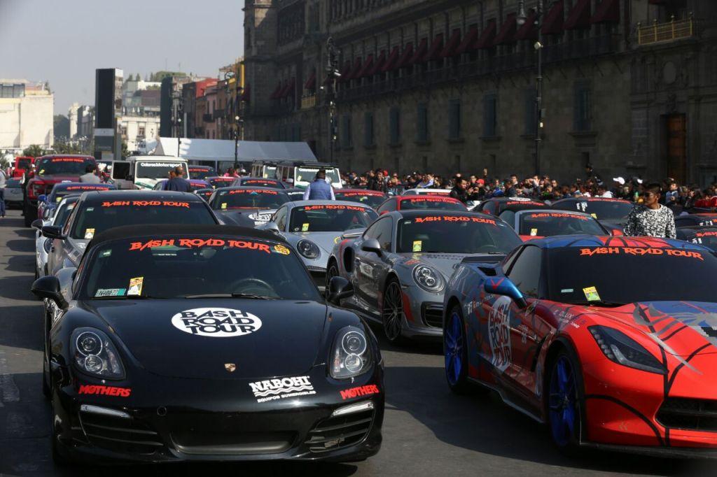 El Bash Road Tour inició en el Zócalo su último recorrido del año, con destino a Acapulco, Guerrero.