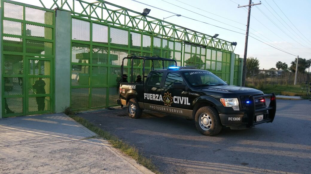 De acuerdo a las autoridades, las armas estaban en poder de los reos de un bando criminal. 