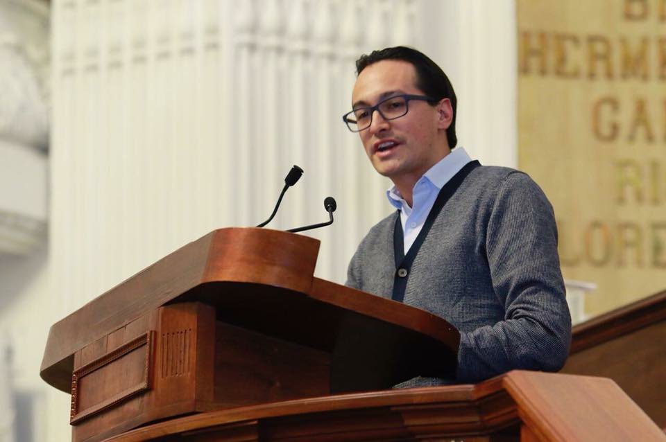 El diputado Andrés Atayde lamentó la subestimación de ingresos por parte del gobierno local.