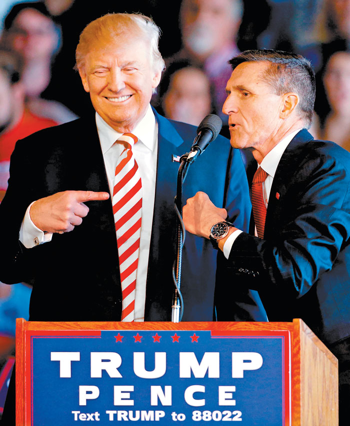 En los actos electorales, Flynn pedía cárcel para Clinton. 