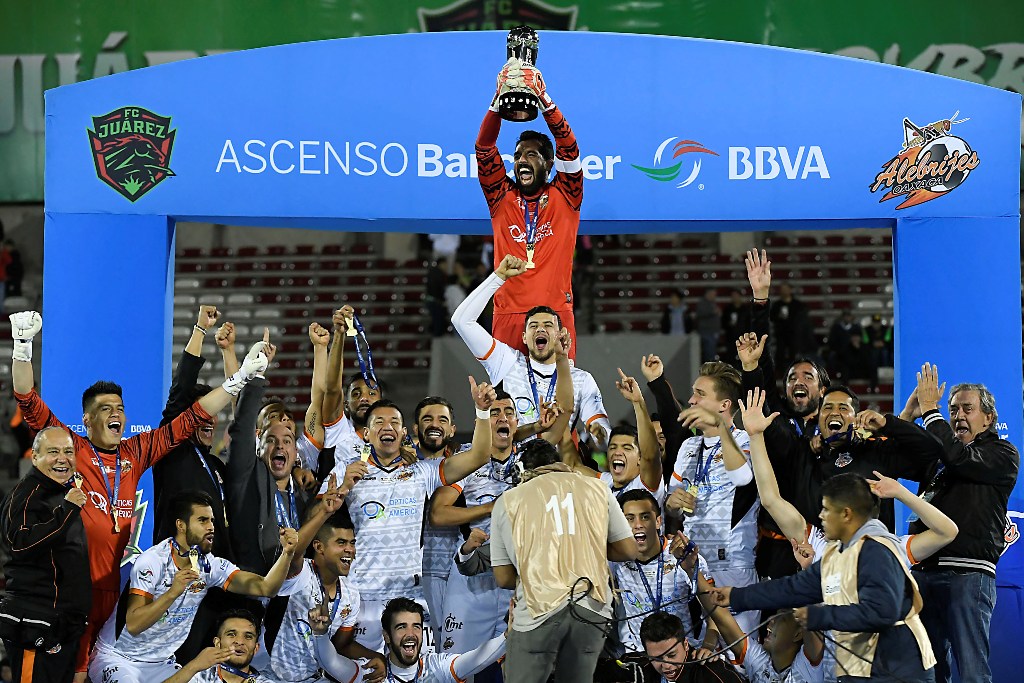 Edgar Hernández en festejo 