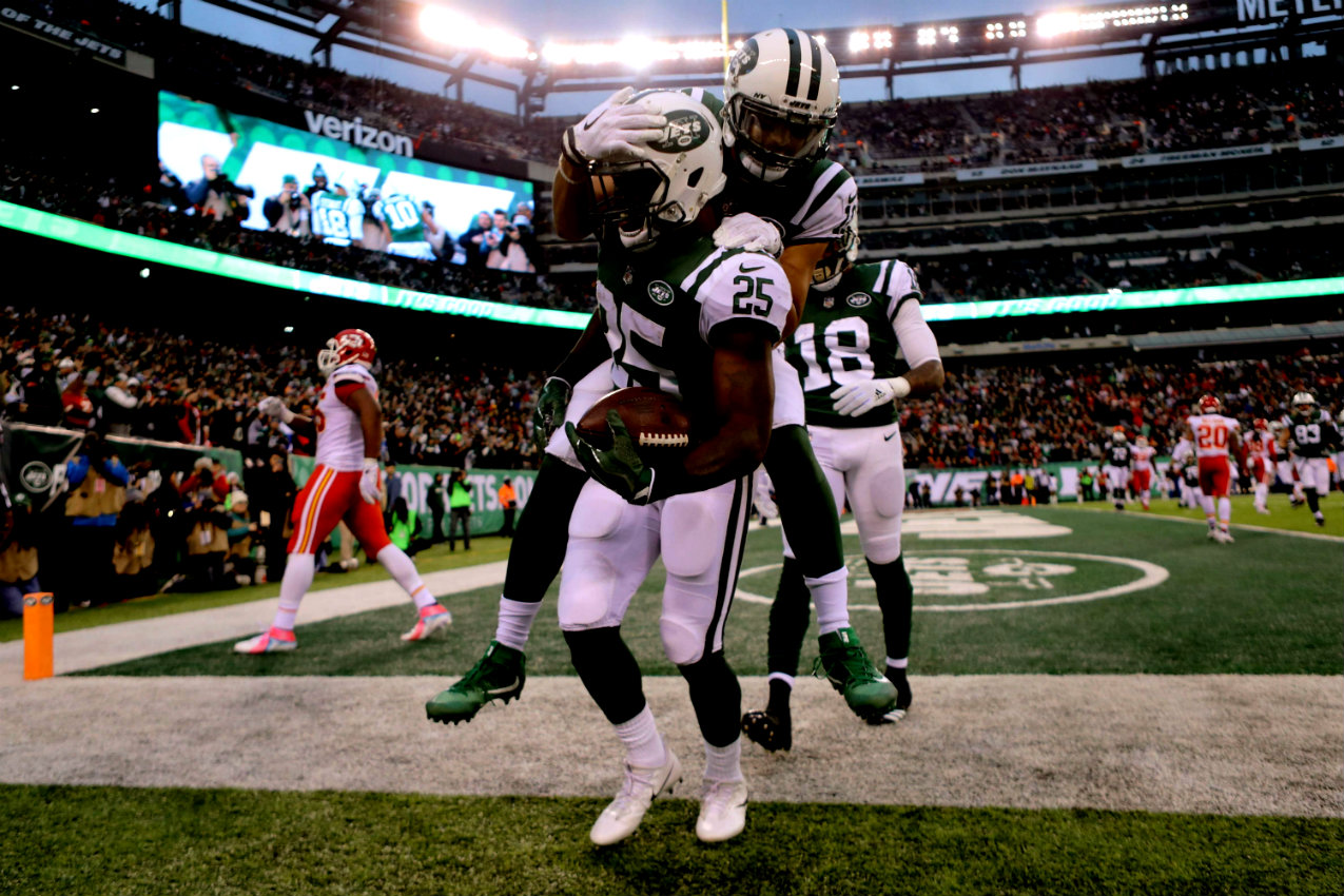Elijah McGuire celebra su touchdown ante los Jefes