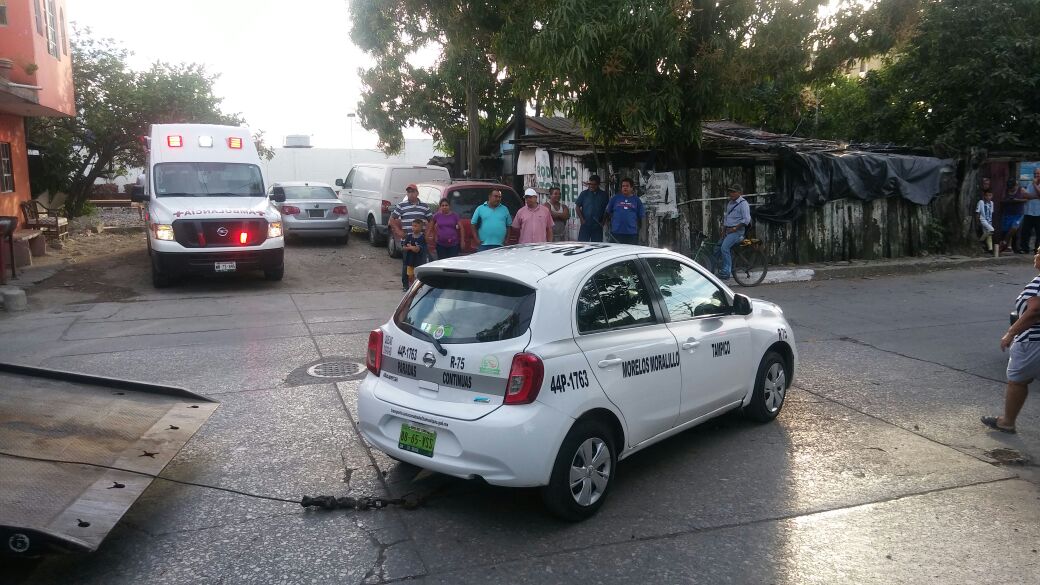La familia viajaba en el auto de alquiler.