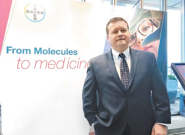 Robert LaCaze, miembro de la Sociedad Americana en Investigación en Cáncer.