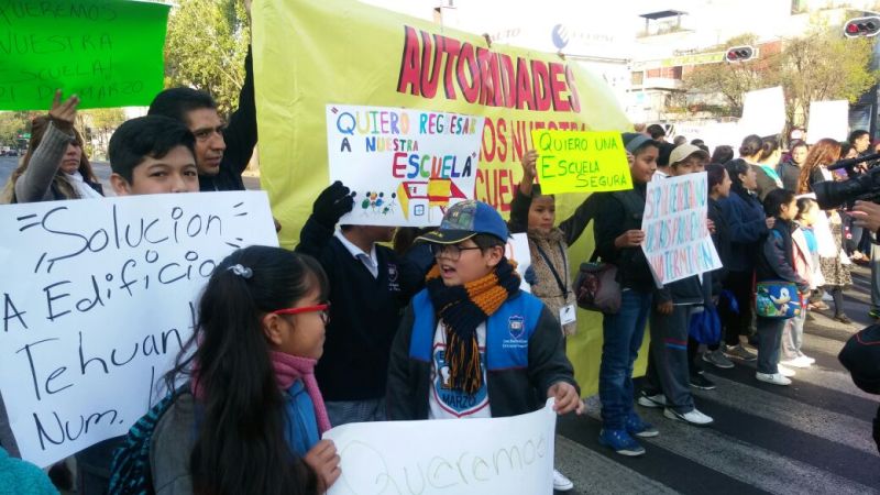 La circulación vehicular se ve afectada en las calle de Monterrey por lo que la alternativa vial es la calle de Coahuila.