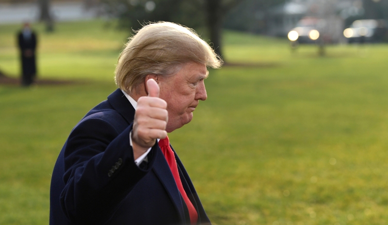 Donald Trump dijo sentirse "muy mal" por el ex asesor de seguridad nacional, Michael Flynn.