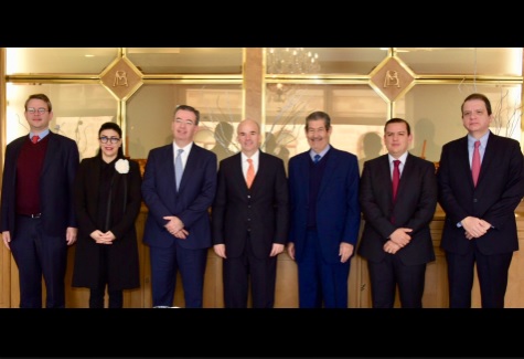 Primera reunión de los nuevos responsables de las ofi cinas de Hacienda y del Banco de México.