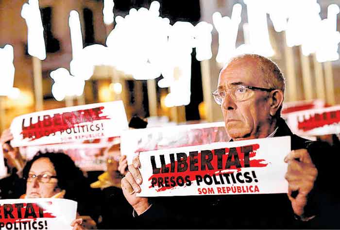 Arrancan en Cataluña campañas para los comicios del 21 de diciembre.
