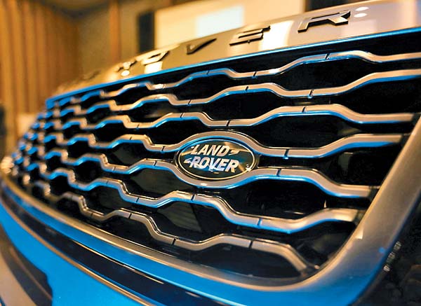 Gastará 75 millones de libras en abrir 30 sitios de autos usados.