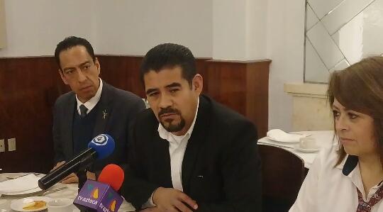 Leonardo García Camarena Presidente Nacional de la Unión Nacional de Padres de Familia. 