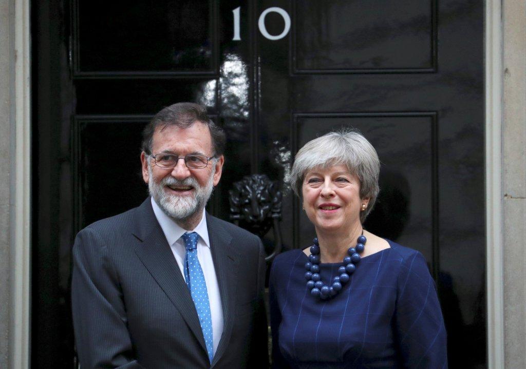 El presidente del gobierno español, Mariano Rajoy, y la primera ministra británica, Theresa May.