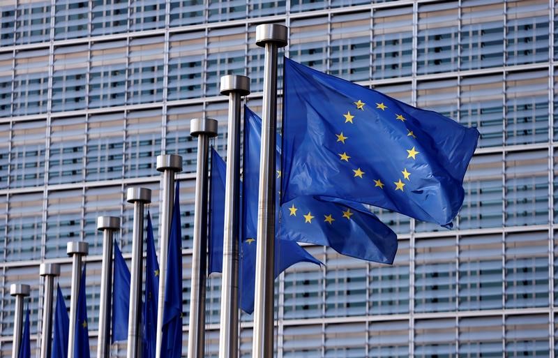 La Unión Europea adoptó "una lista negra" de 17 paraísos fiscales.