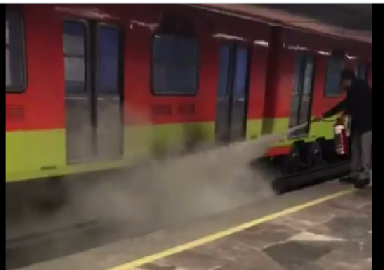 El hubo inundó las instalaciones después de que personal apagara el fuego con un extintor.