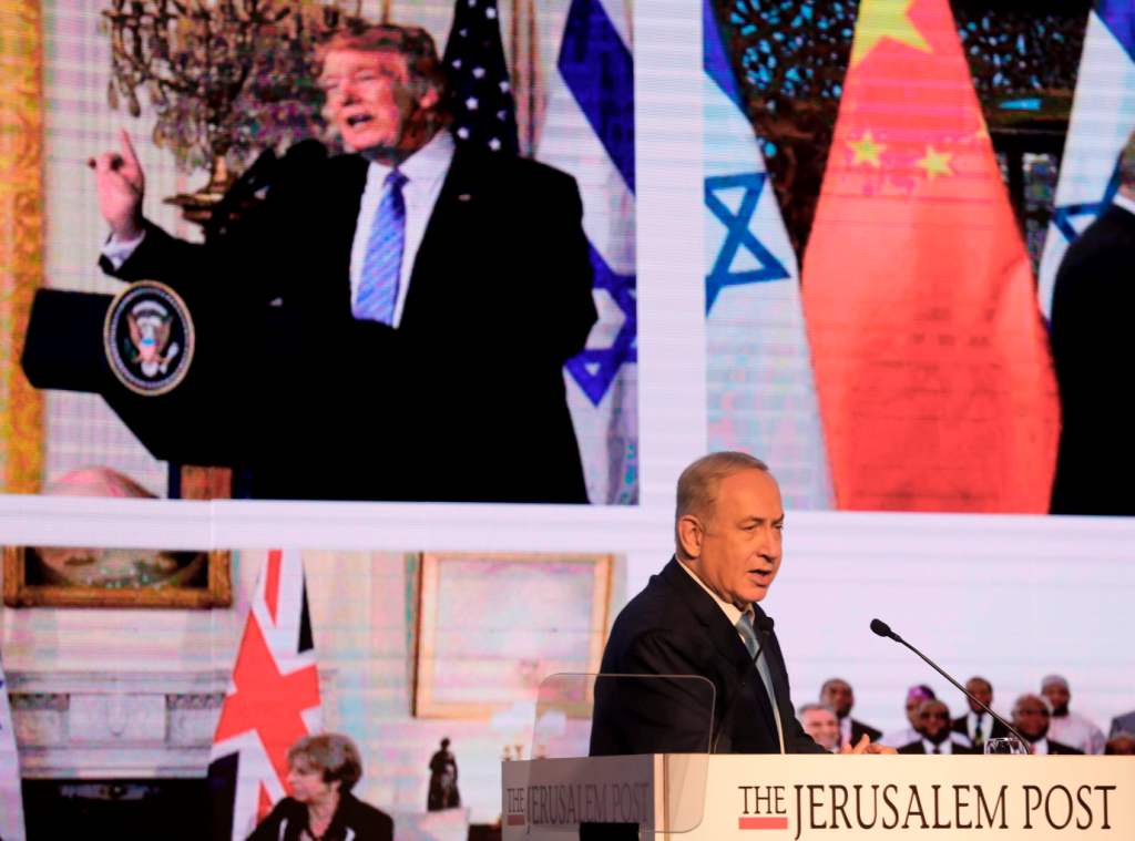 El primer ministro israelí Benjamin Netanyahu durante el anuncio del presidente de Estados Unidos, Donald Trump.