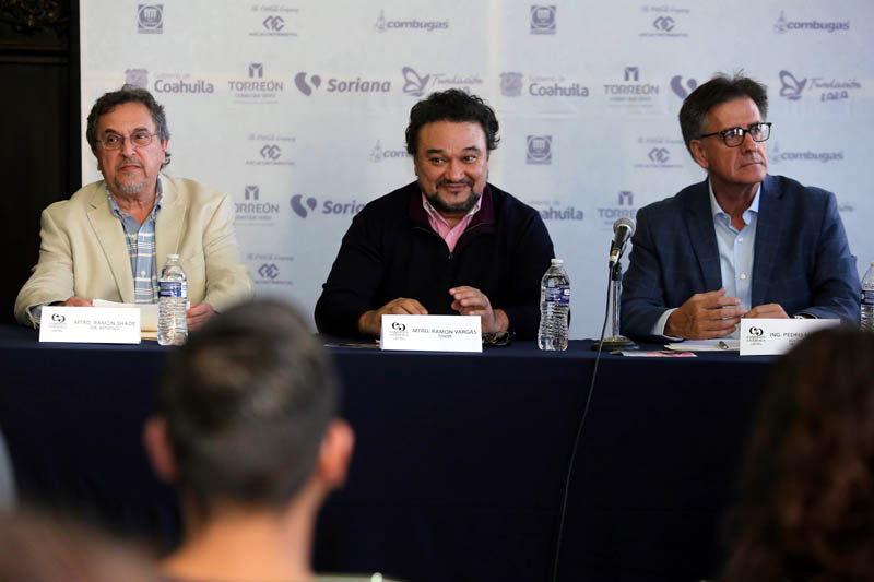 Ramón Shade, director Artístico , Ramón Vargas, cantante Tenor, Pedro Madero, vicepresidente de Camerata de Coahuila.