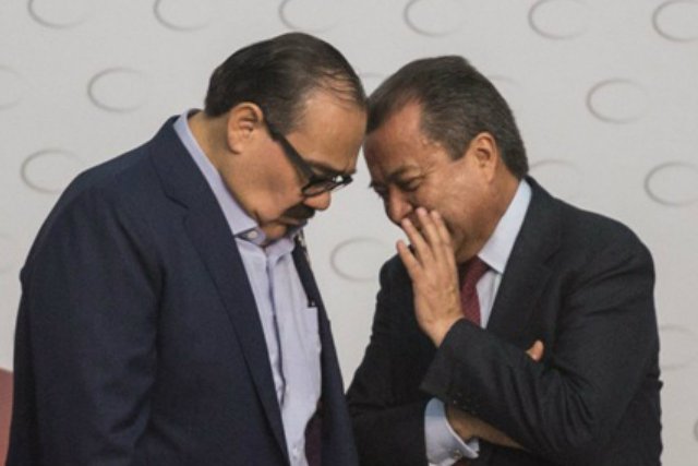 El presidente de la Mesa Directiva en San Lázaro, Jorge Carlos Ramírez Marín, y el líder parlamentario, César Camacho.