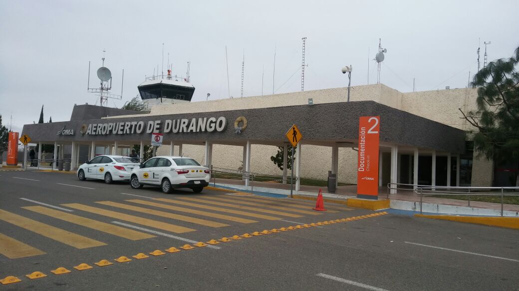 Cancelan vuelos en el aeropuerto de Durango. 