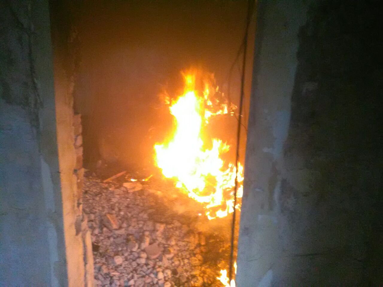 Fogata termina en incendio.