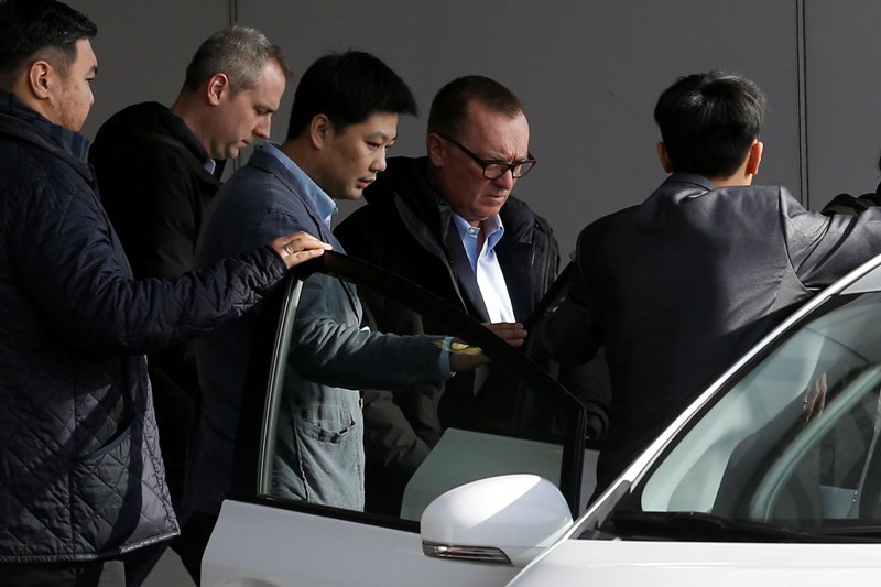 Jeffrey Feltman, secretario general adjunto de Asuntos Políticos de la ONU, llega a aeropuerto de Beijing.