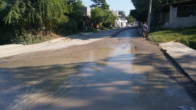 Piden pavimentación de calles en Ciudad Valles. 