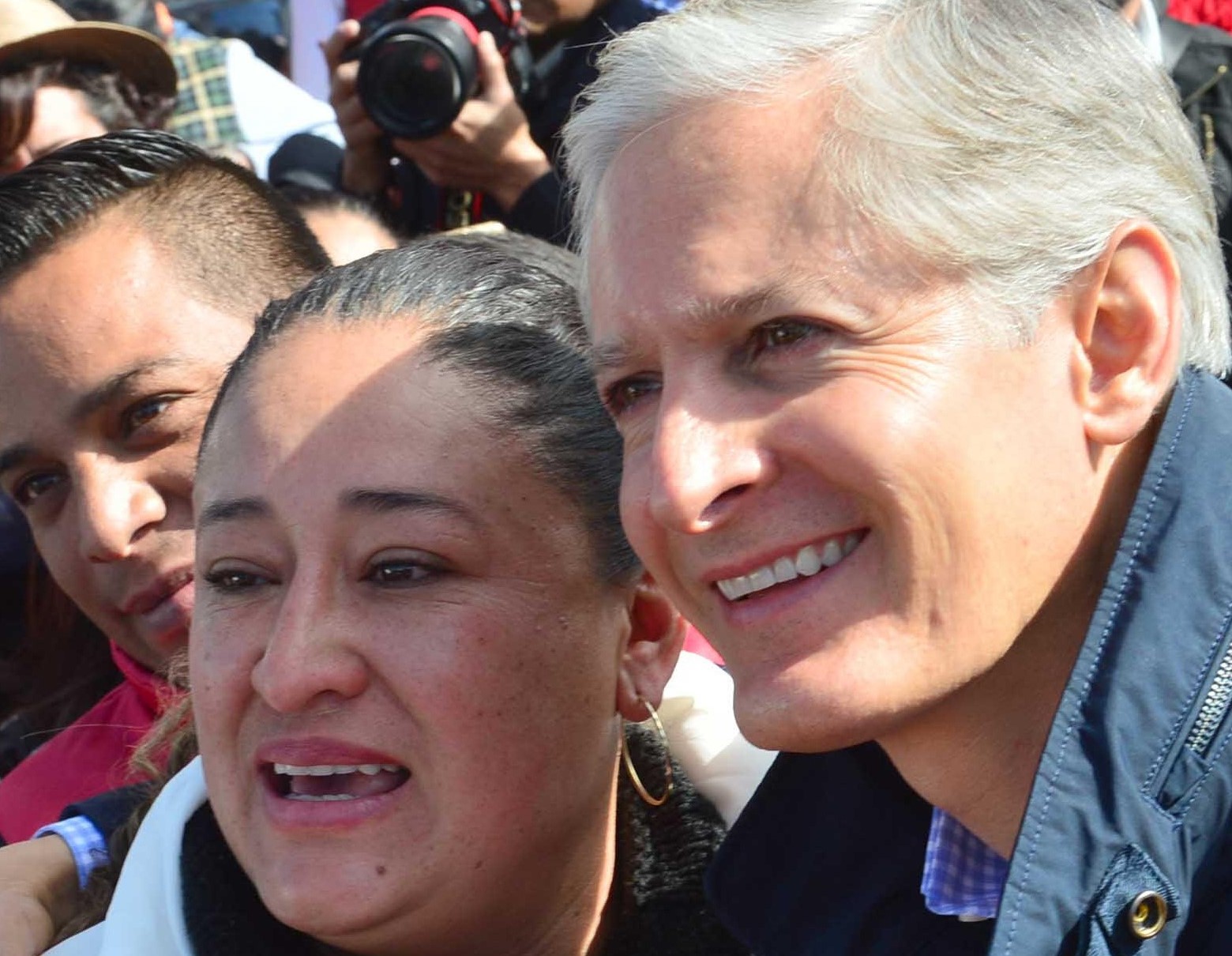 Reconoció a las familias de los trabajadores que desempeñan en la administración.