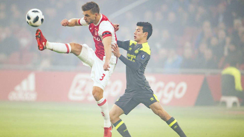 'Chucky' Lozano durante el clásico del PSV ante el Ajax