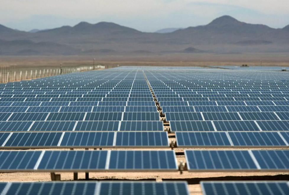Desde el desierto de Atacama, Chile está entre los más importantes generadores de renovables en el mundo. 
