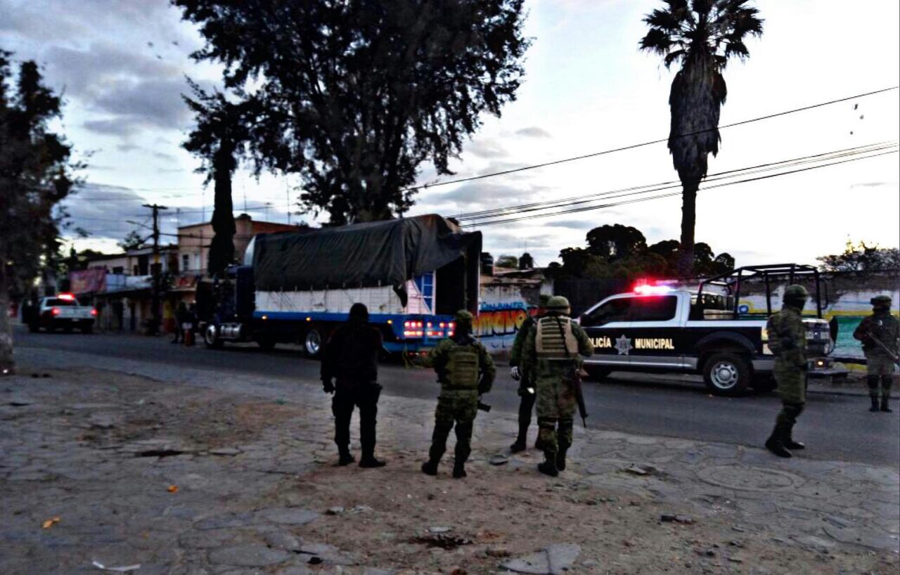 Ejército y Seguridad Pública aseguraron el vehículo. 