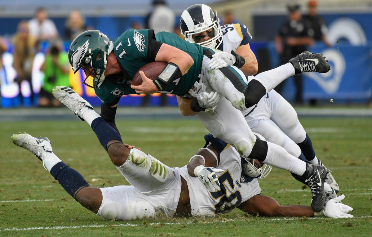 Carson Wentz se lesionó en el partido contra los Carneros de Los Ángeles