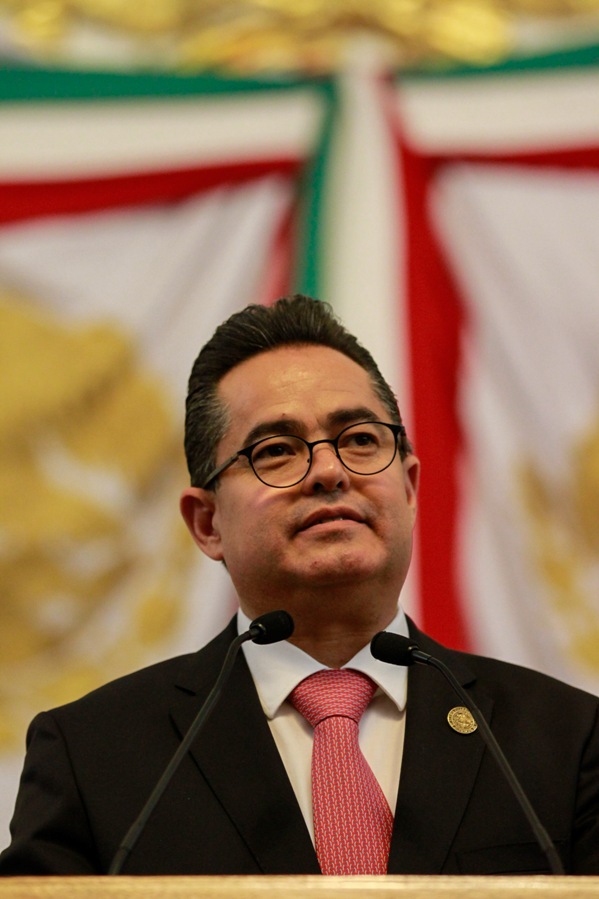 El aspirante a senador afirmó que el Frente no tomará decisiones autoritarias como en Morena.