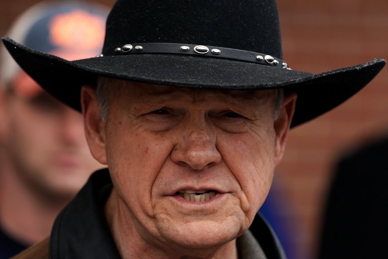 Roy Moore es acusado de haber manoseado a dos menores en la década de 1970.