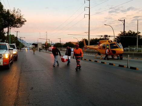 Como ruta alterna, los conductores usaron la avenida Ruiz Cortines, mientras que el órgano fue bajado del helicóptero por las autoridades.