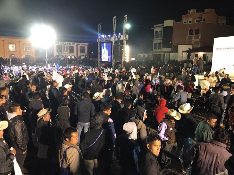 El ambiente, previo a la llegada del precandidato del PRI a la Presidencia, José Antonio Meade.