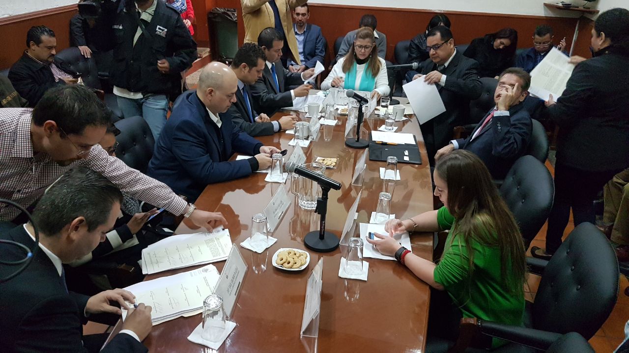 De acuerdo con la comisión encargada se acreditó que Vega Pámanes realizó, efectuó, generó y ejecutó diversos actos contrarios a la Constitución