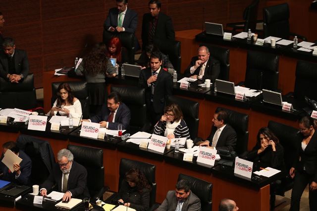 El pleno del Senado rechazó suspender la discusión sobre la Ley de Seguridad Interior. 