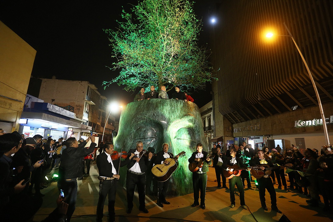 Inauguran la obra “Árbol adentro” del artista José Fors