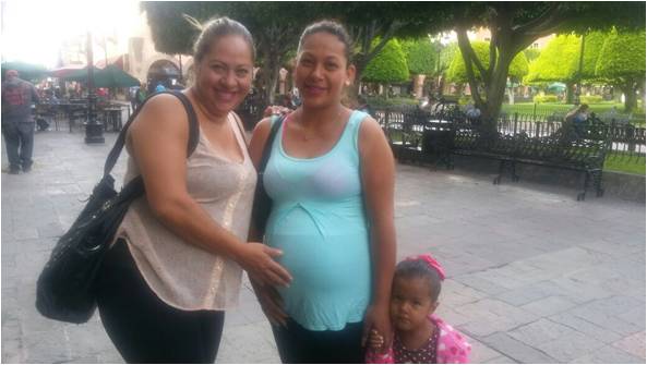 La labor de parto natural es mejor para la madre y el bebé. 