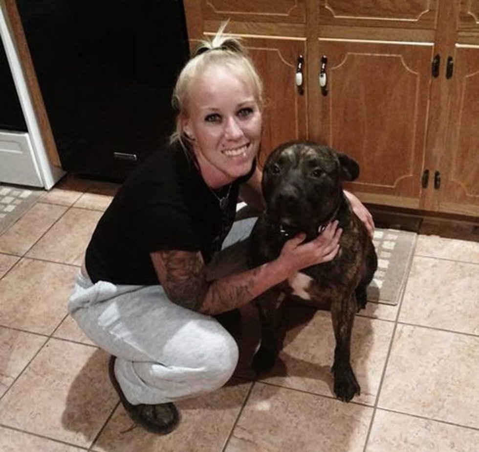 Bethany Lynn Stephens fue atacada primero en el cuello y cara, según los reportes forenses.