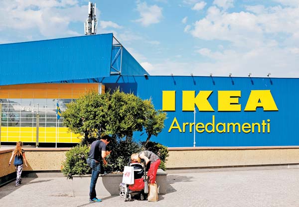 La compañía se dedica a la venta minorista de muebles.
