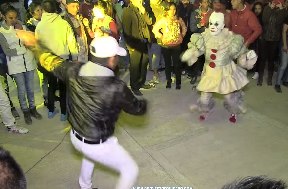 Pennywise ya no espanta… ahora baila cumbia.